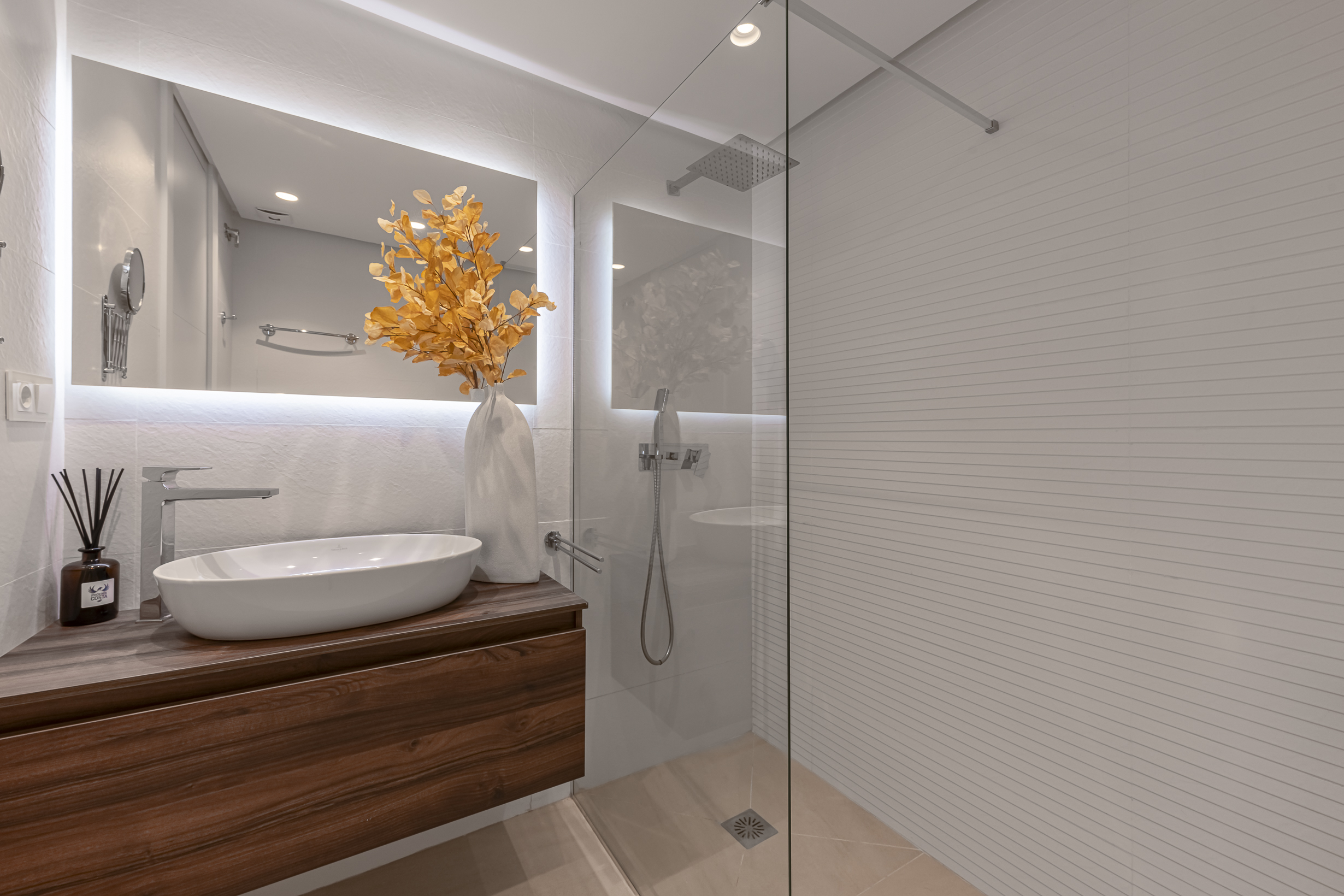 Costalita Cadiz I 25 Mast Bathroom